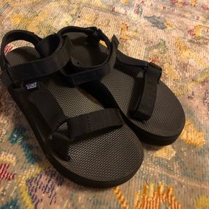 Black Platform Teva